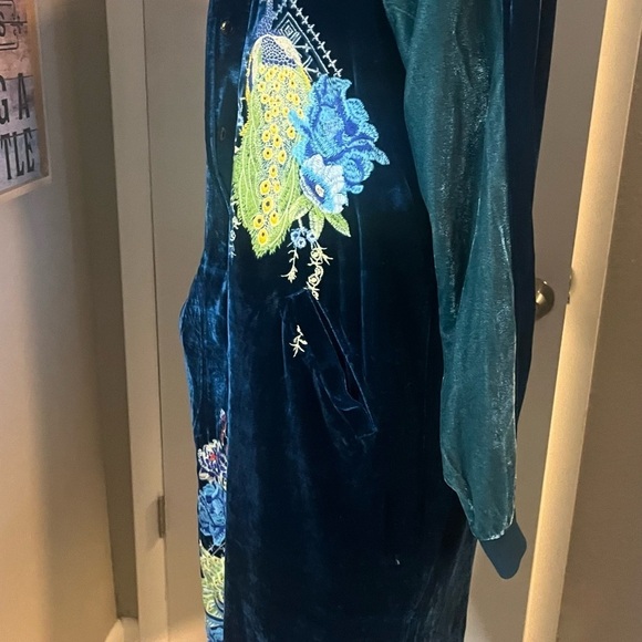 Velvet varsity bomber jacket embroidered peacocks by Paparazzi Biz NWT - Picture 3 of 16